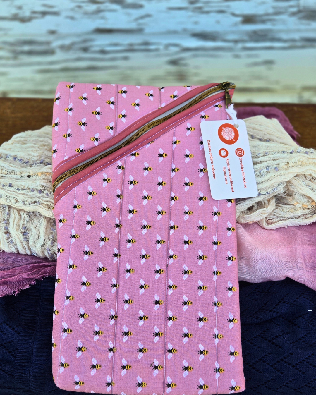 Pink Bee Padded Sleeve β Book, Kindle & Laptop Case ππ»π