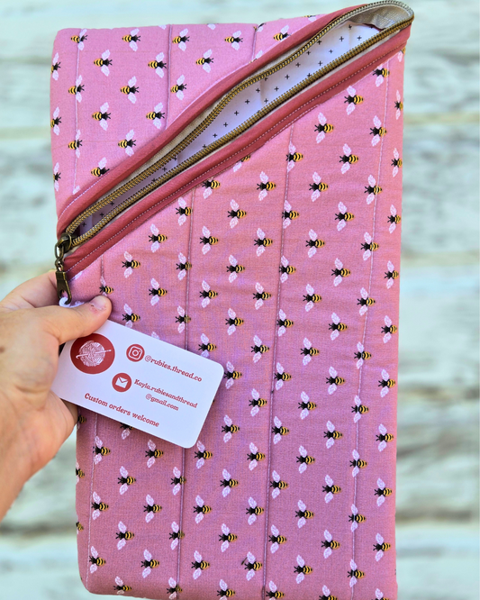 Pink Bee Padded Sleeve – Book, Kindle & Laptop Case 🐝💻📚